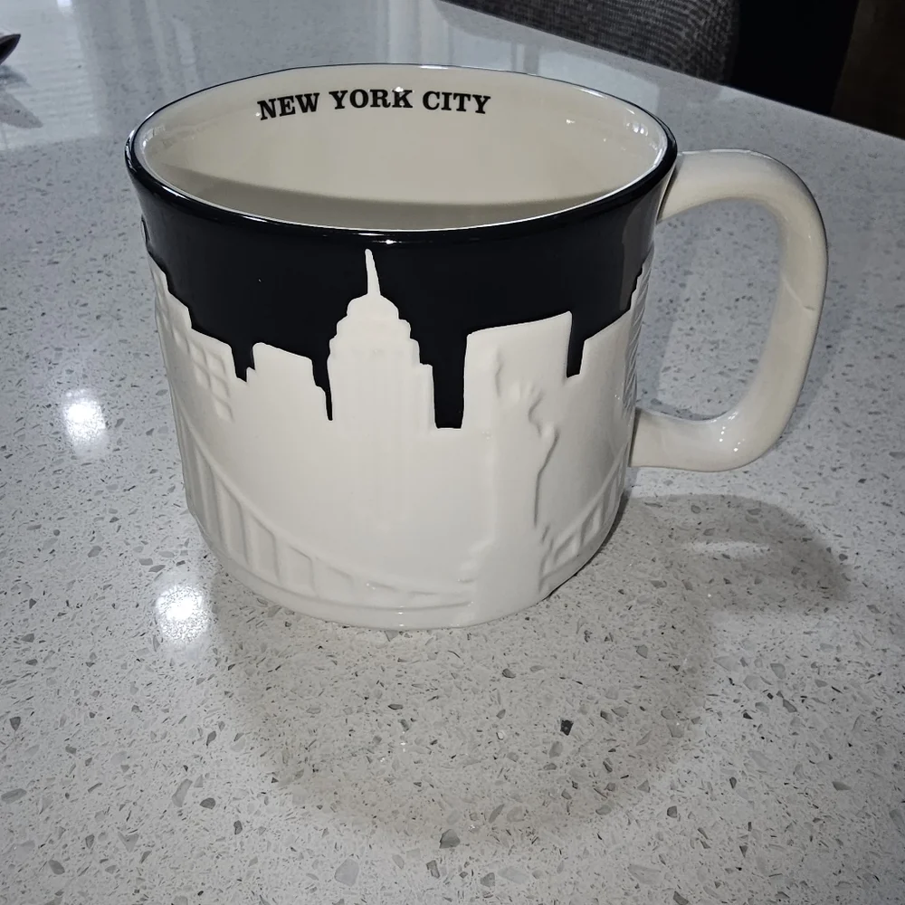 Starbucks 2010 New York City 3D Relief Skyline Mug 16oz Taxi